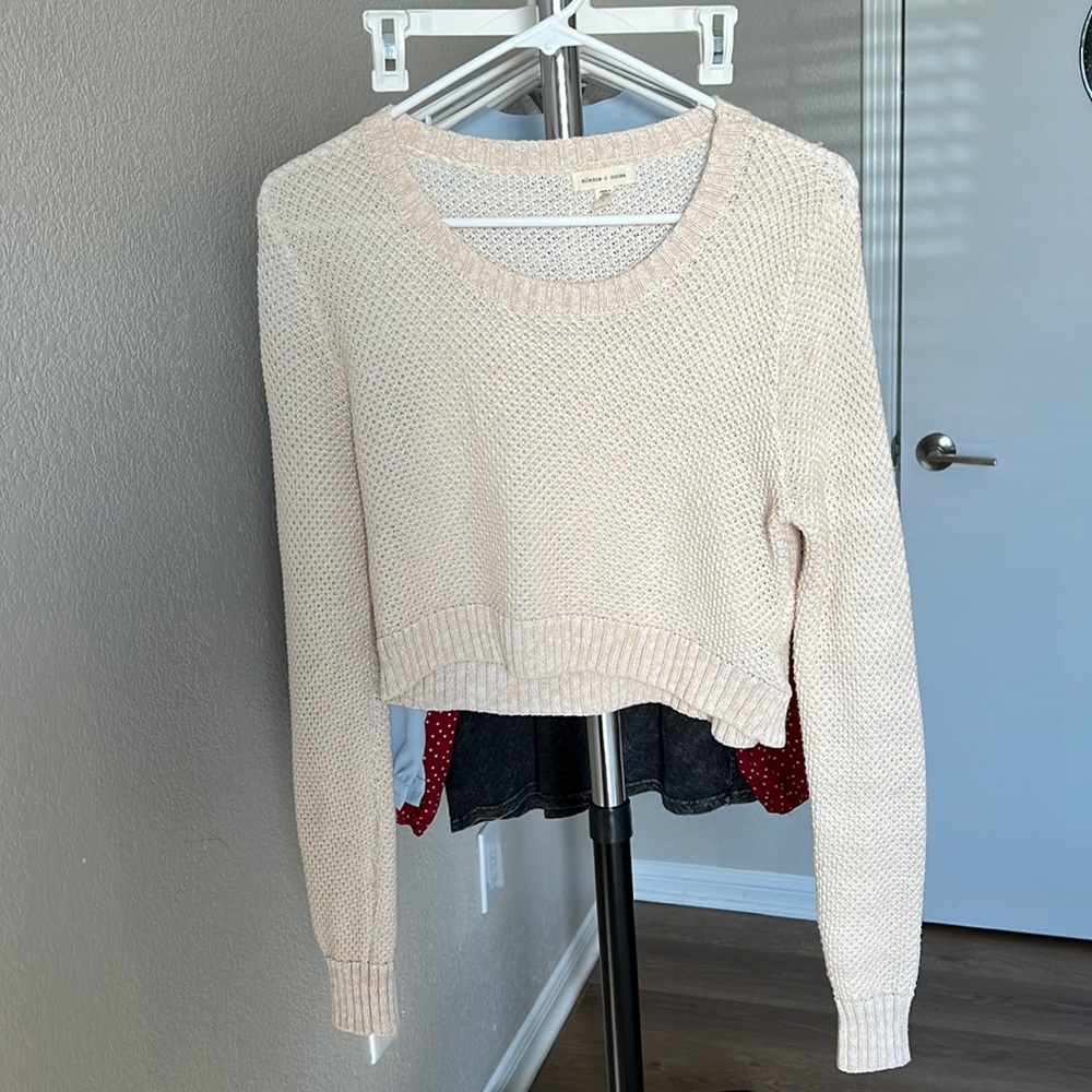 Silence + noise(urban outfitters)- crochet crop sweater - cream